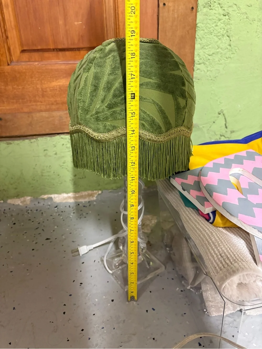 Vintage velvet fringe green glass table lamp 💚 ~19” H
